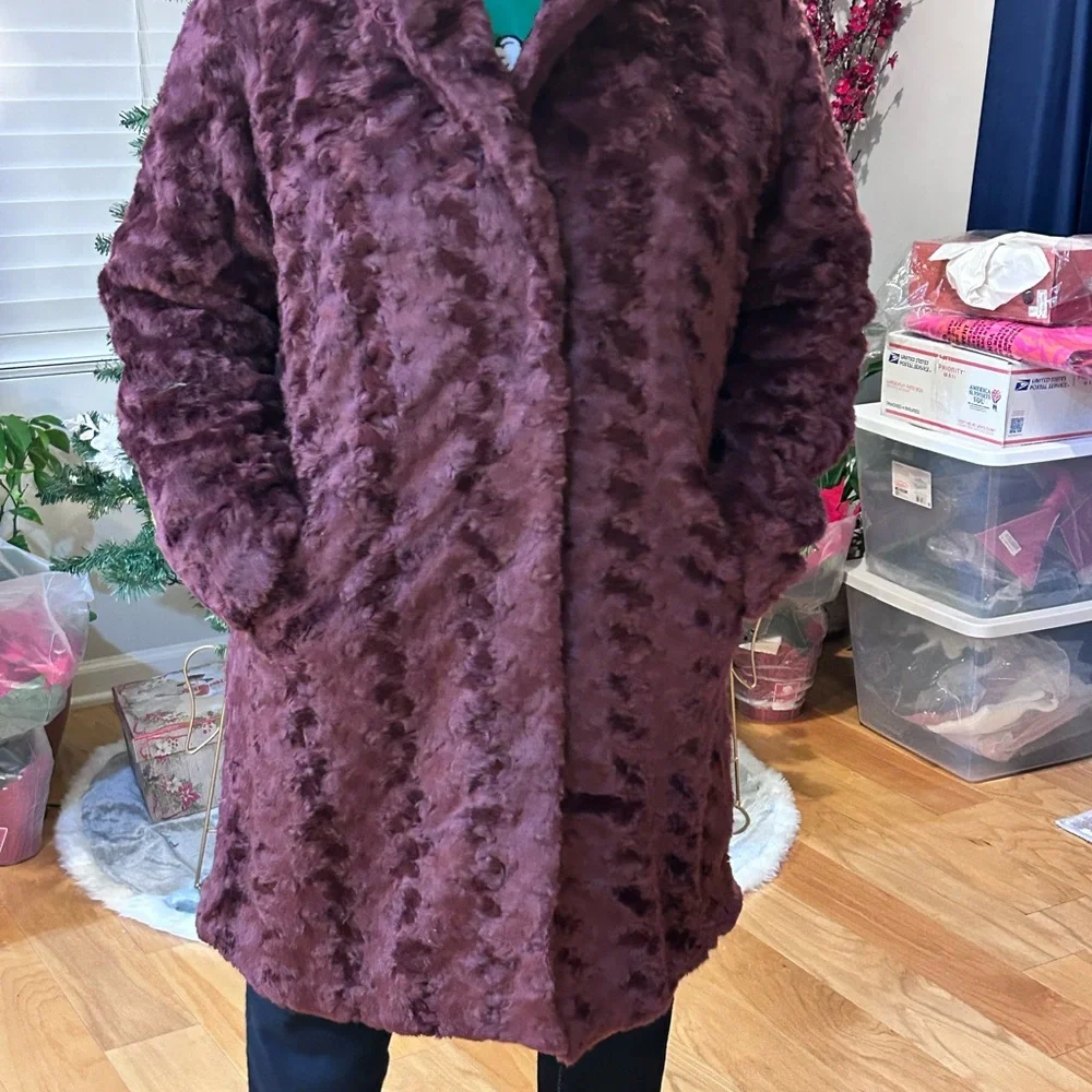 Fabulous Furs Rich Sculpted Merlot Mink - Picture 3 of 11